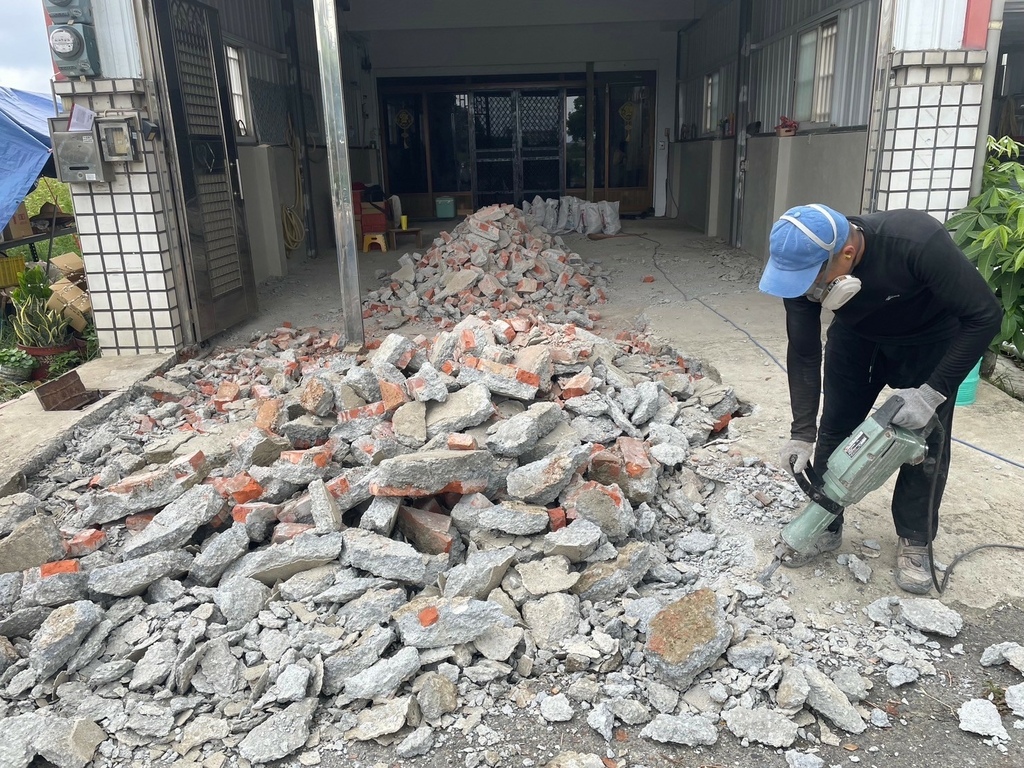 台南統包推薦【富川土木包工業】舊車庫整修分享，變得好停車好打